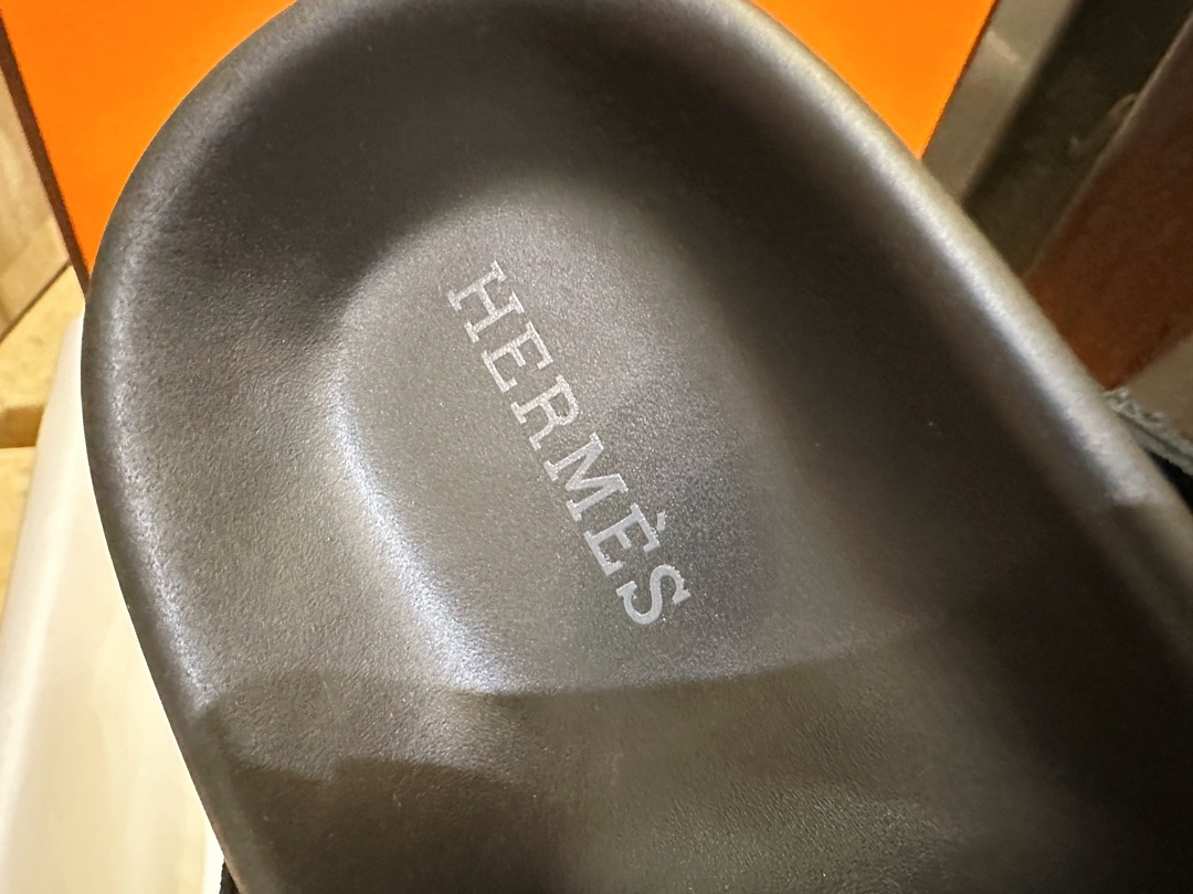 Hermes Boken Slippers