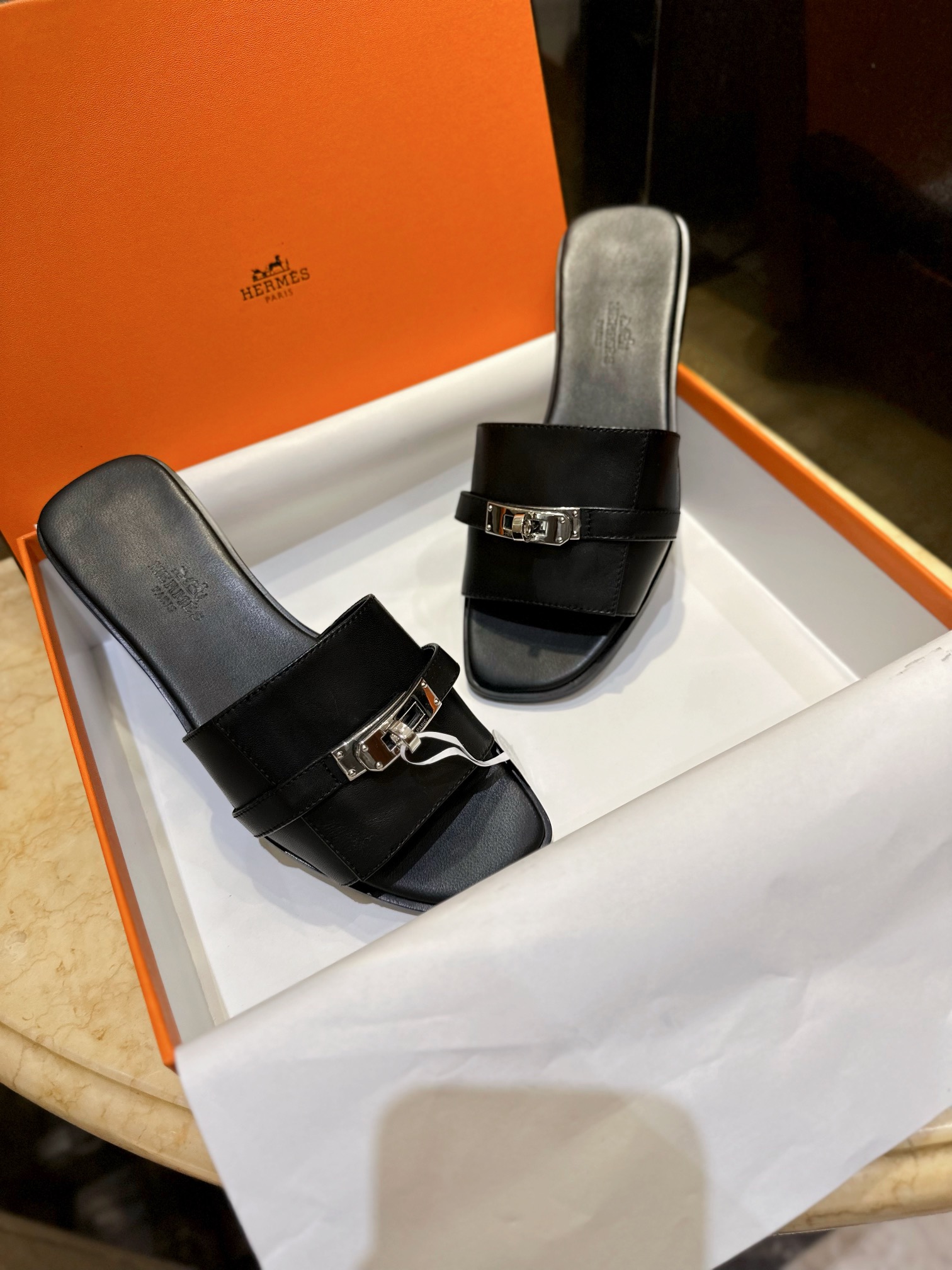 Hermes Kelly Flat Slippers