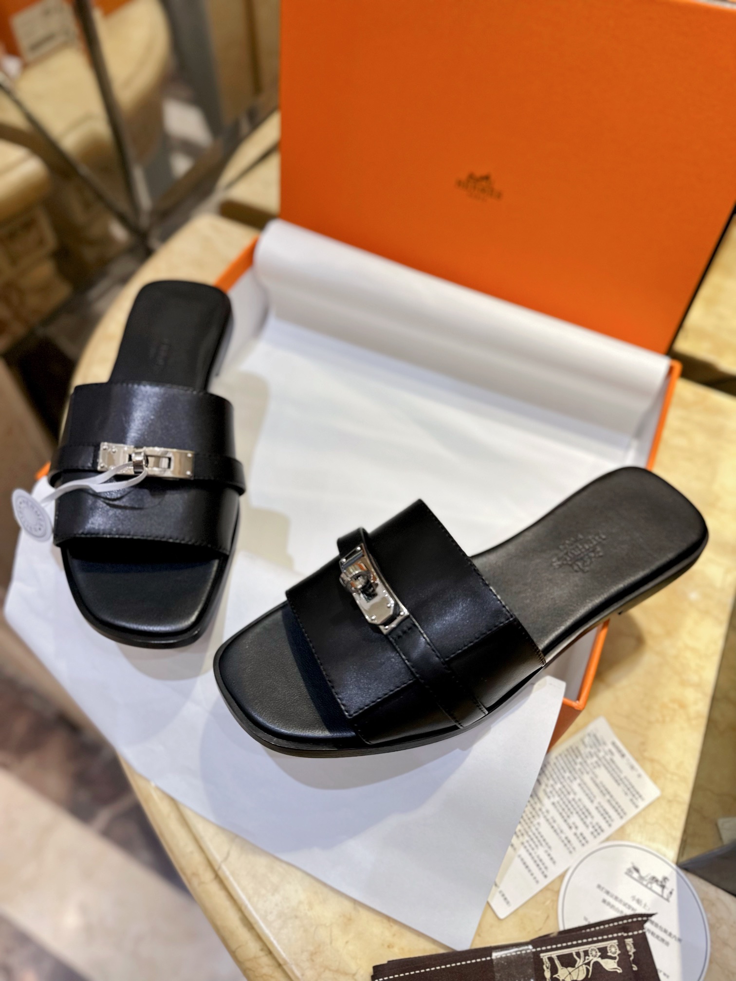 Hermes Kelly Flat Slippers