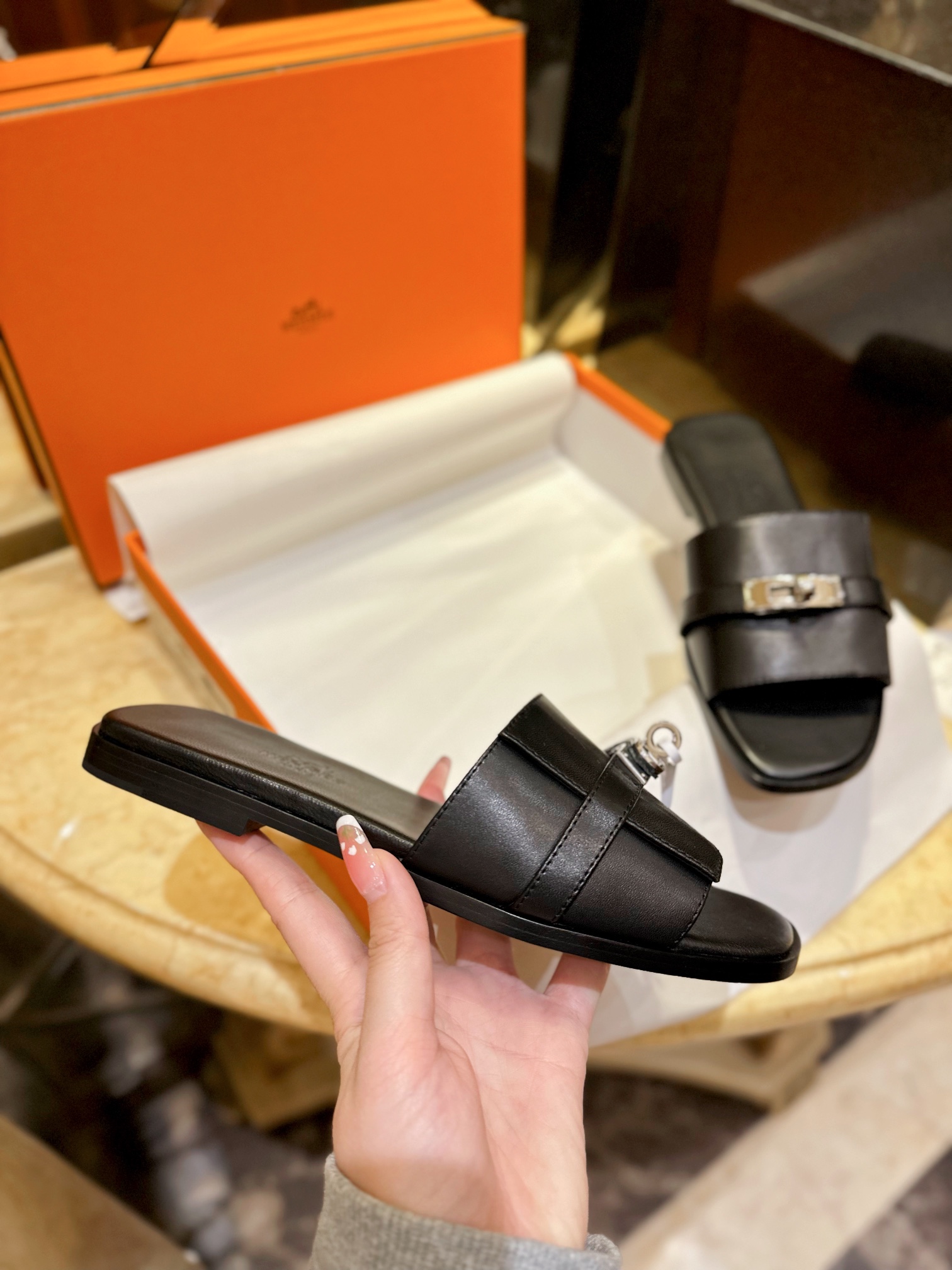 Hermes Kelly Flat Slippers