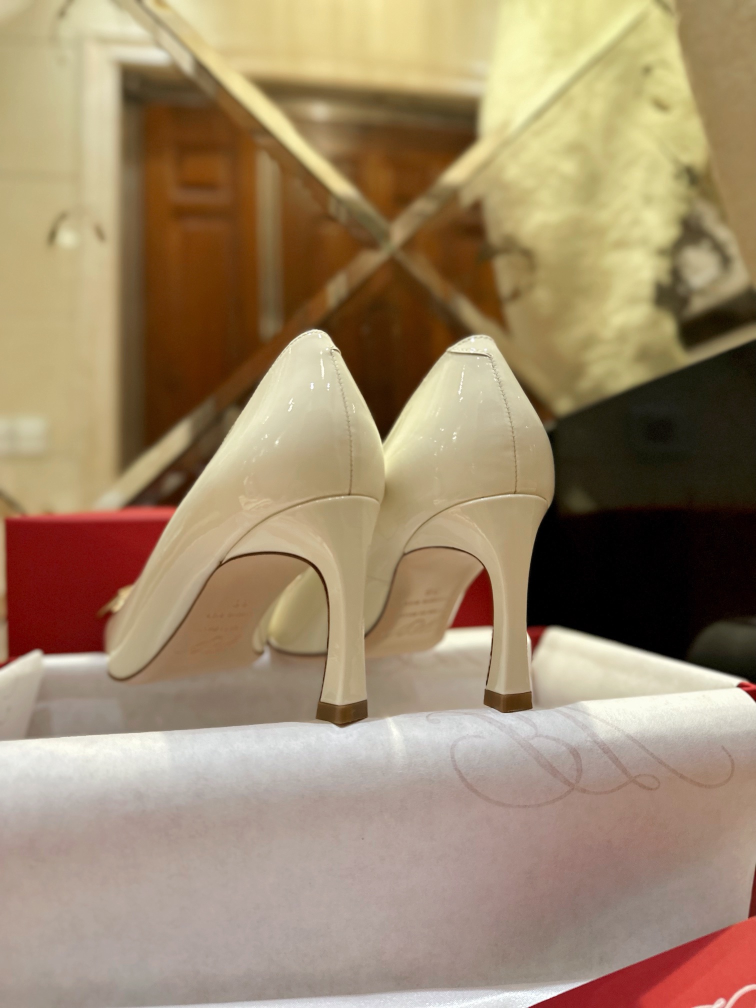 Roger Vivier 7cm Bell High Heel Pumps