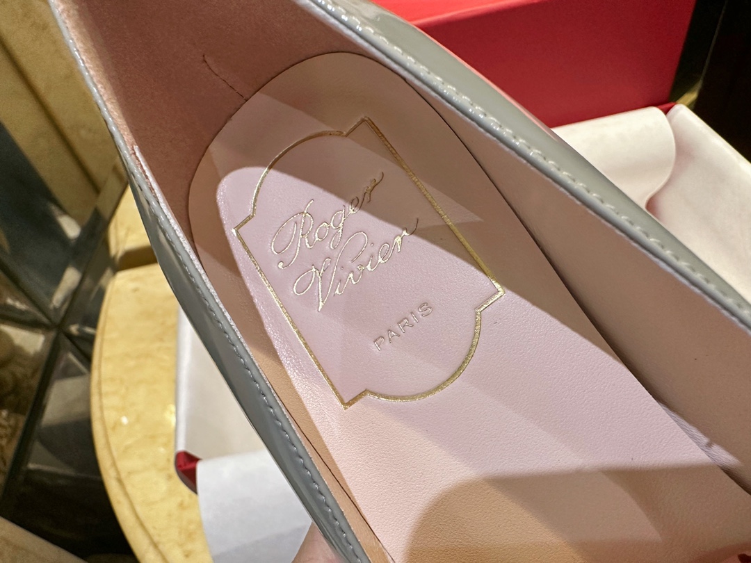 Roger Vivier 7cm Bell High Heel Pumps