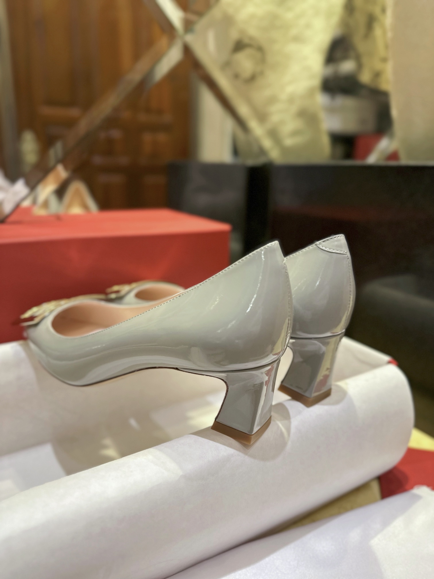 Roger Vivier Horseshoe Heel Pumps