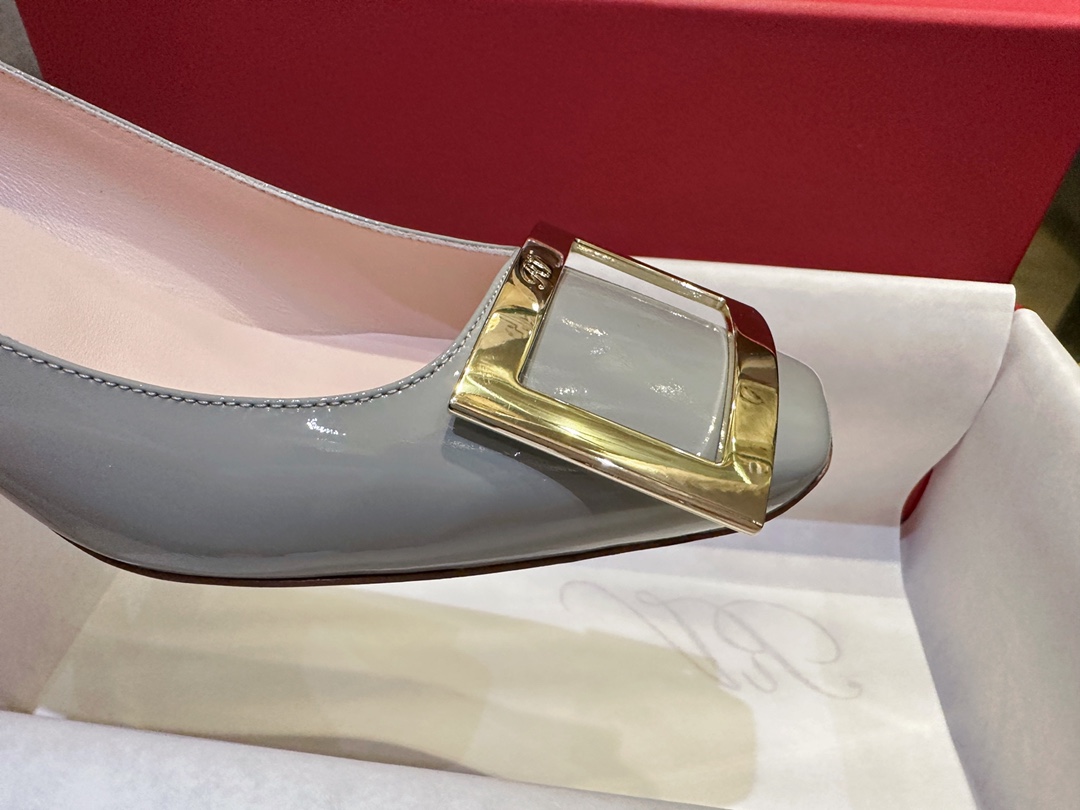 Roger Vivier Horseshoe Heel Pumps