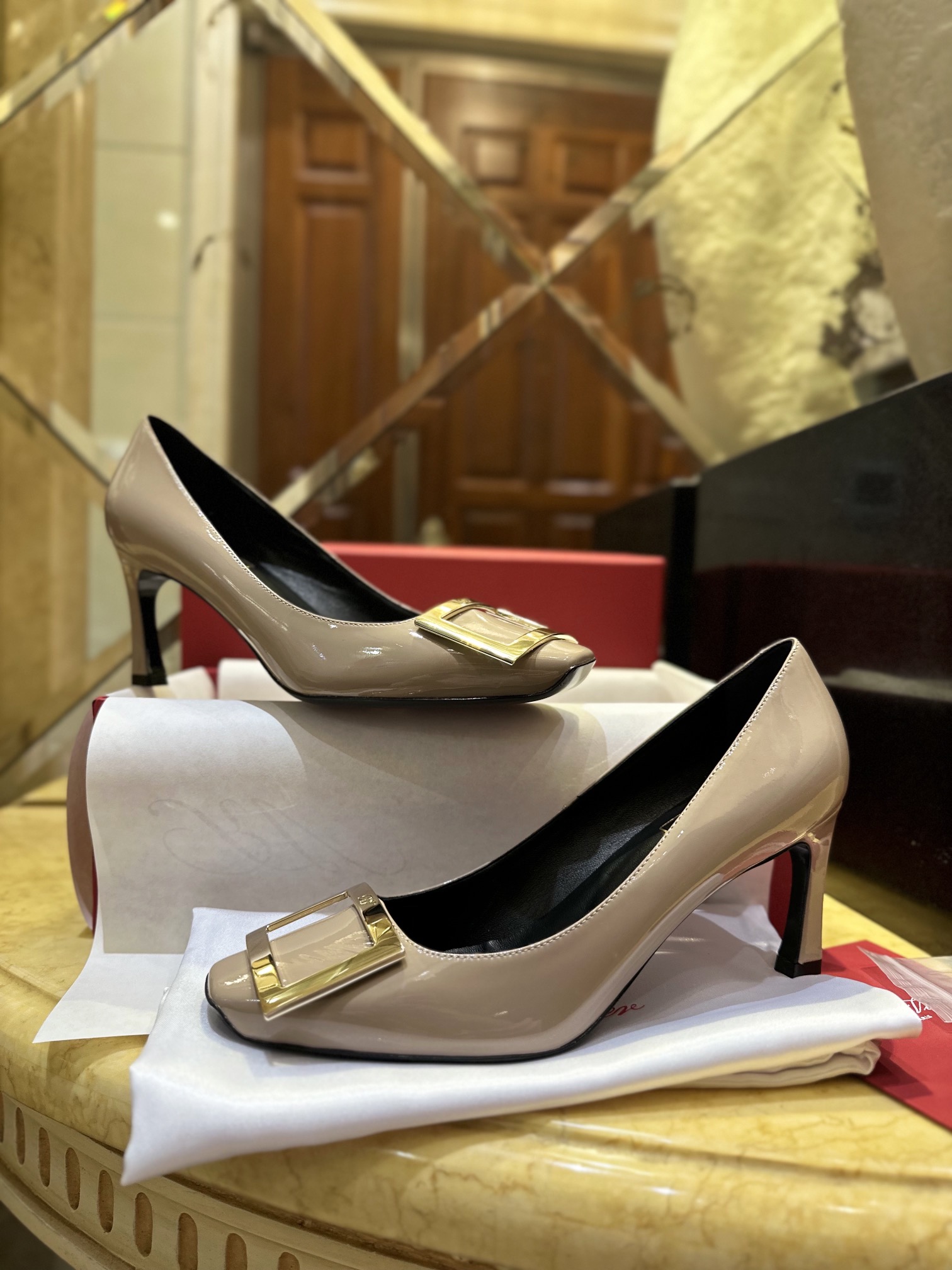 Roger Vivier 7cm Bell High Heel Single Shoes, Soft Cow Patent Leather + Water-dyed Sheepskin Lining