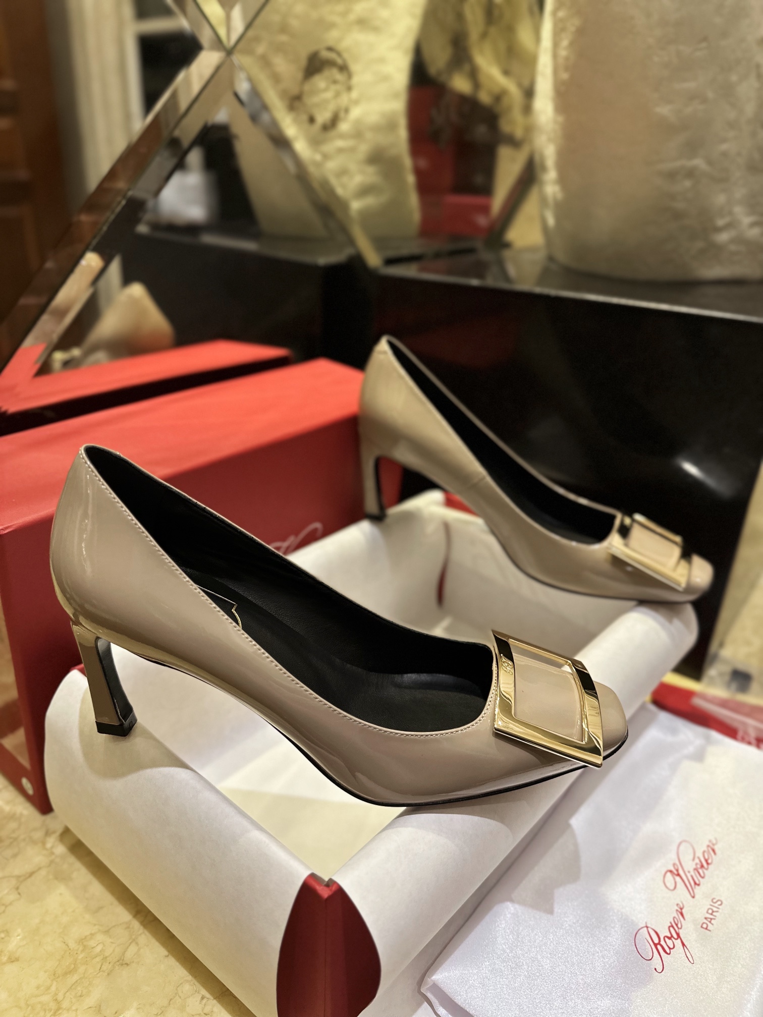 Roger Vivier 7cm Bell High Heel Single Shoes, Soft Cow Patent Leather + Water-dyed Sheepskin Lining