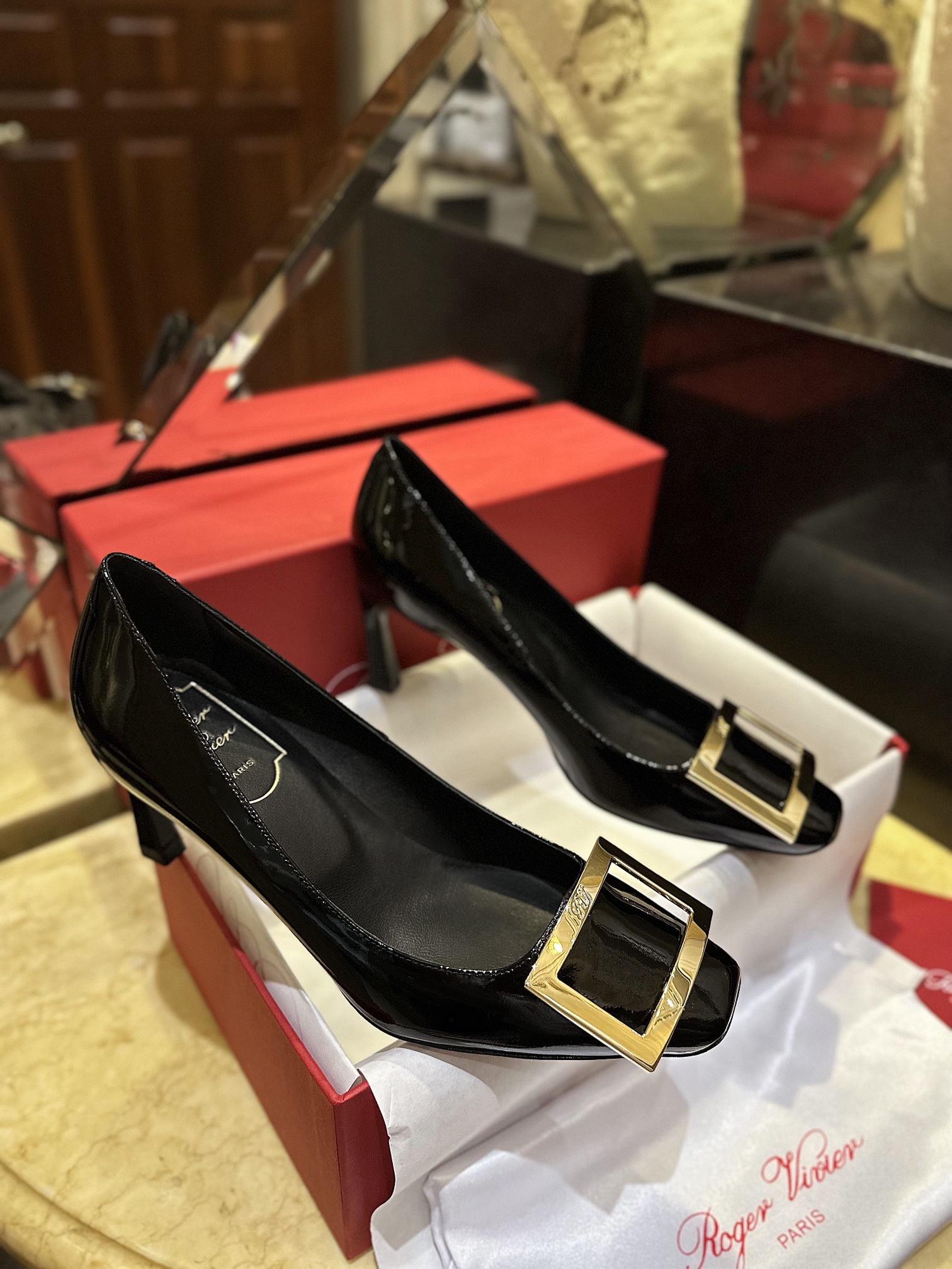 Roger Vivier 7cm Bell High Heel Single Shoes, Imported Cow Patent Leather + Gold Square Buckle, Lamb Leather Lining, 7cm Heel