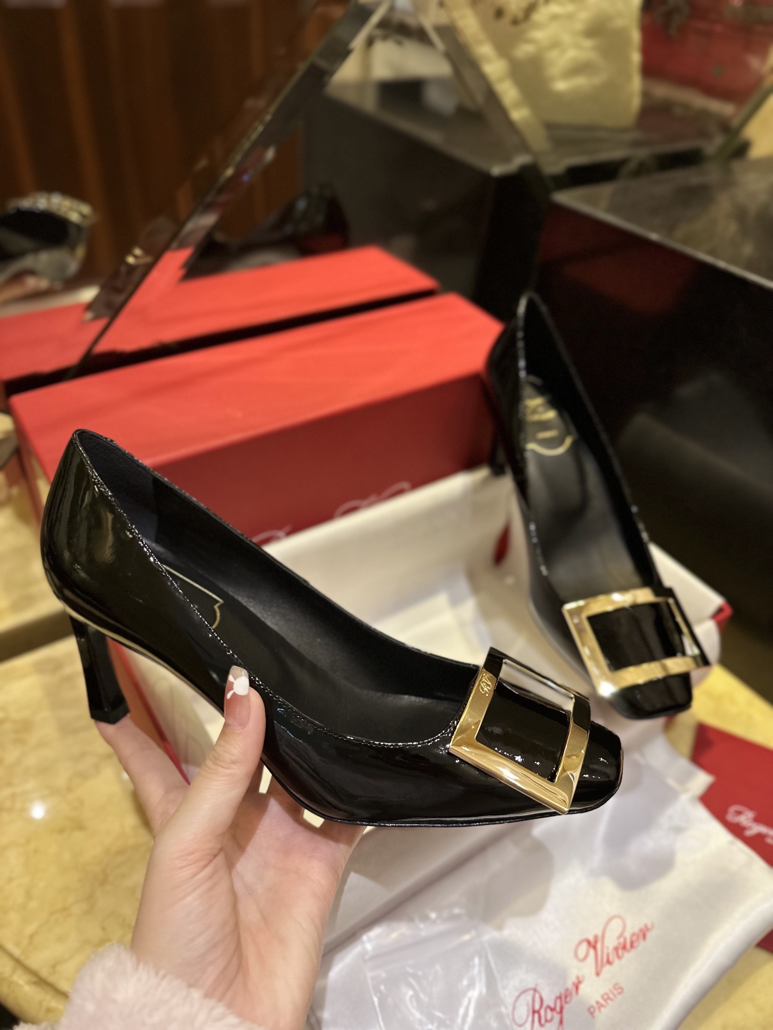 Roger Vivier 7cm Bell High Heel Single Shoes, Imported Cow Patent Leather + Gold Square Buckle, Lamb Leather Lining, 7cm Heel