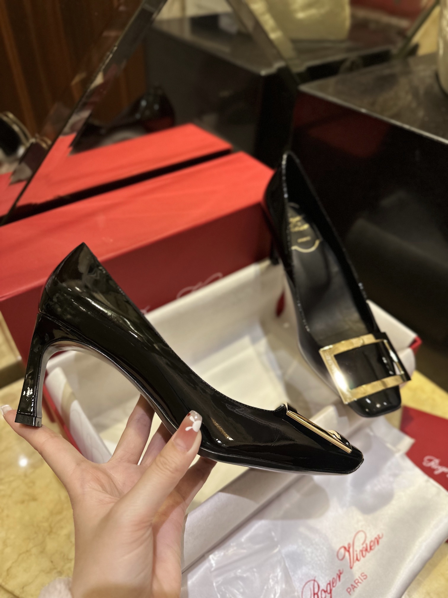 Roger Vivier 7cm Bell High Heel Single Shoes, Imported Cow Patent Leather + Gold Square Buckle, Lamb Leather Lining, 7cm Heel