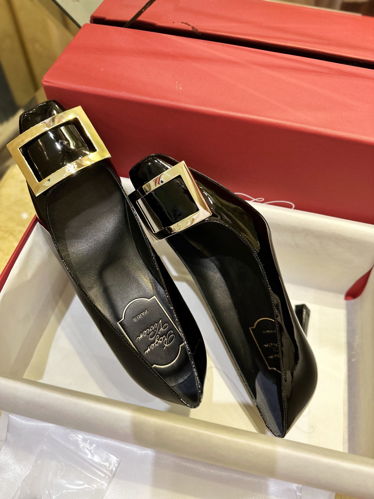 Roger Vivier 7cm Bell High Heel Single Shoes, Imported Cow Patent Leather + Gold Square Buckle, Lamb Leather Lining, 7cm Heel