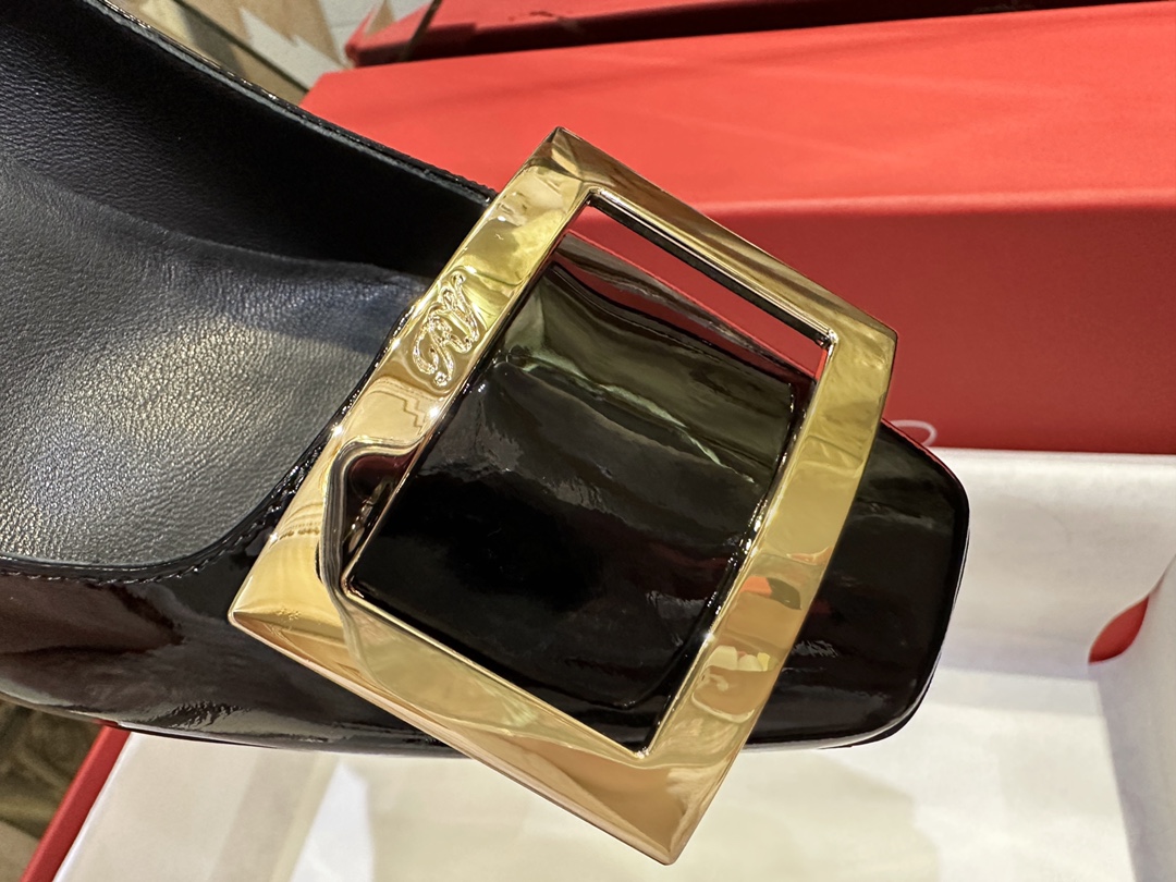 Roger Vivier 7cm Bell High Heel Single Shoes, Imported Cow Patent Leather + Gold Square Buckle, Lamb Leather Lining, 7cm Heel