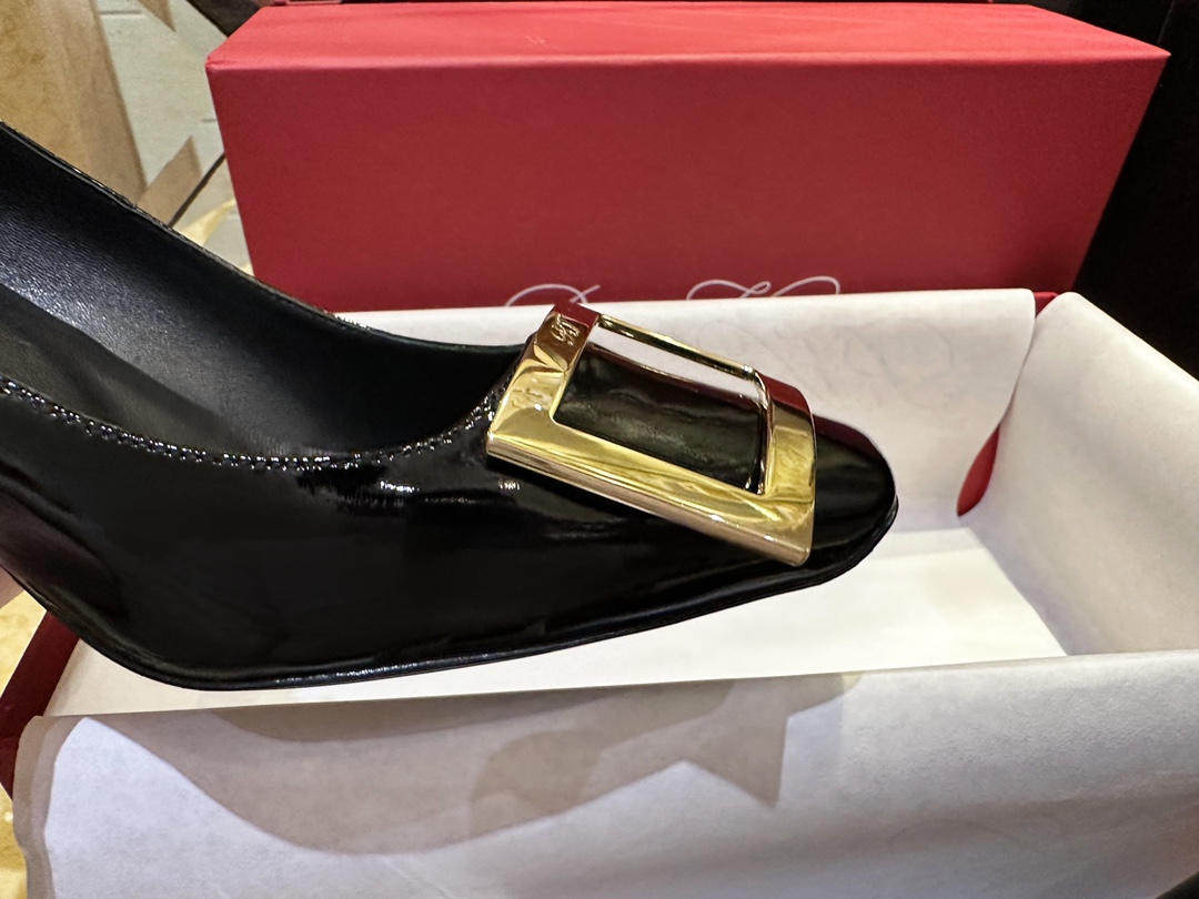 Roger Vivier 7cm Bell High Heel Single Shoes, Imported Cow Patent Leather + Gold Square Buckle, Lamb Leather Lining, 7cm Heel