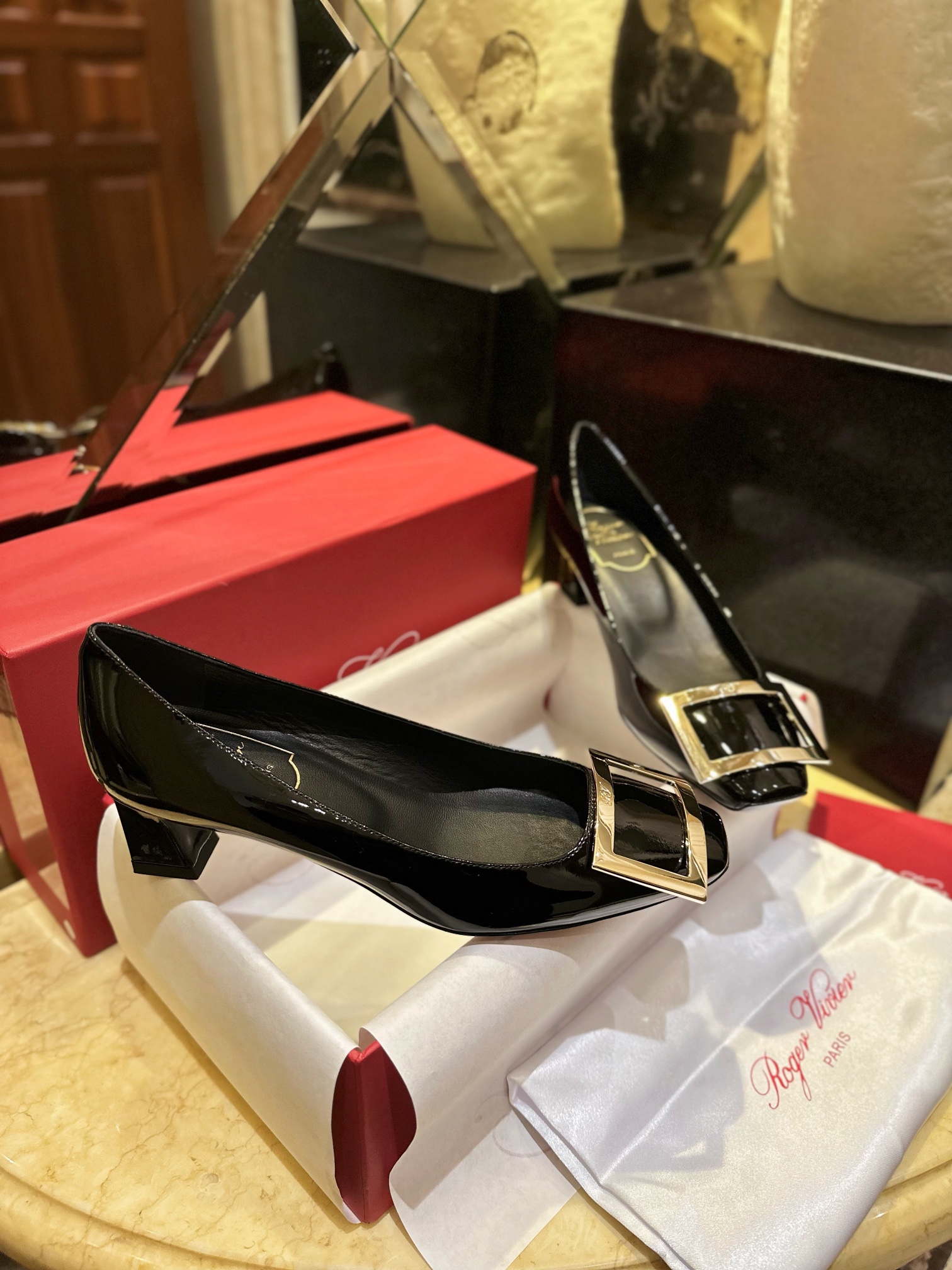 Roger Vivier Horseshoe Heel Single Shoes, Imported Calf Patent Leather + Iconic Square Buckle, Soft Lamb Leather Lining + 4.5cm Heel