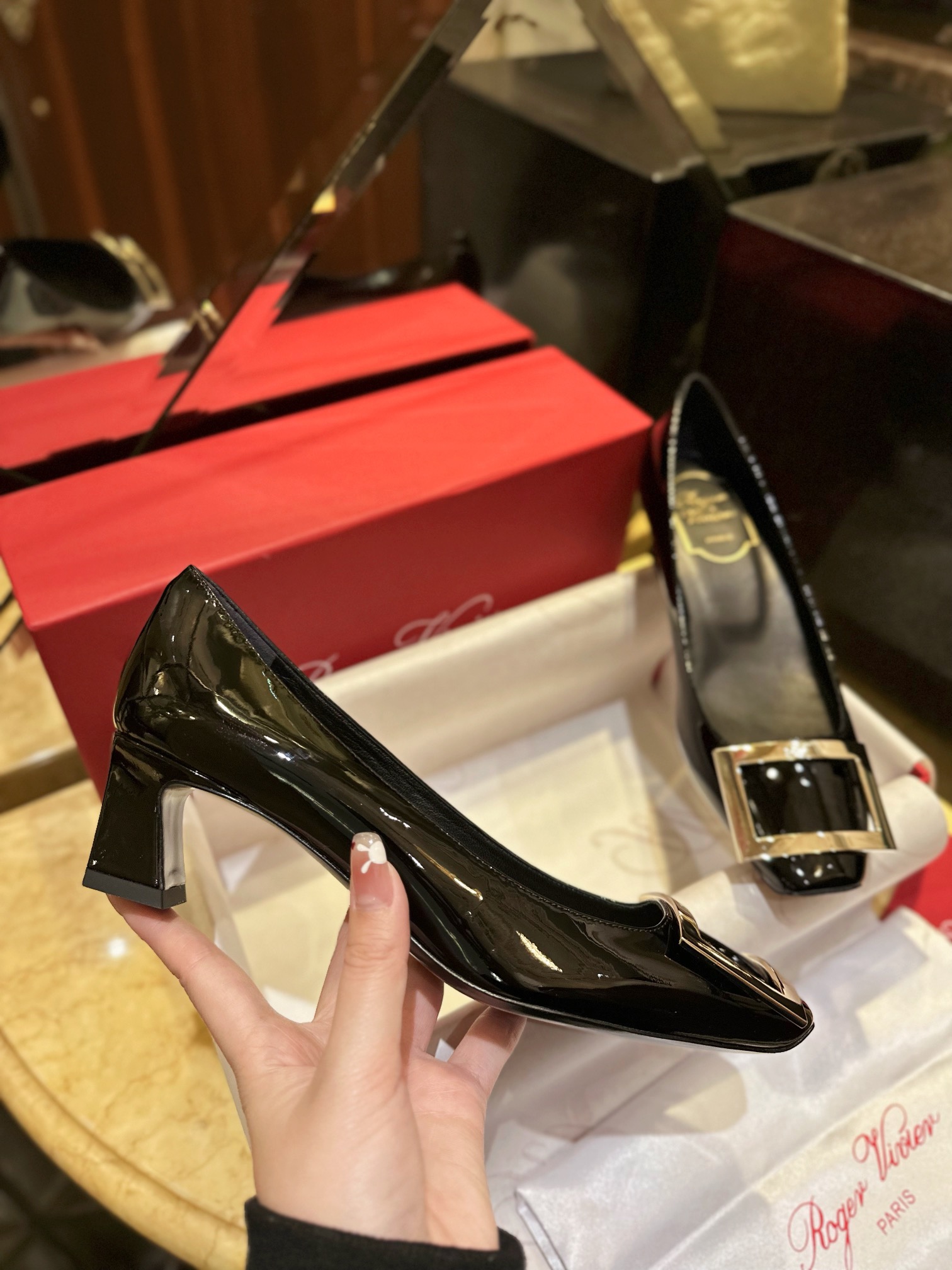 Roger Vivier Horseshoe Heel Single Shoes, Imported Calf Patent Leather + Iconic Square Buckle, Soft Lamb Leather Lining + 4.5cm Heel