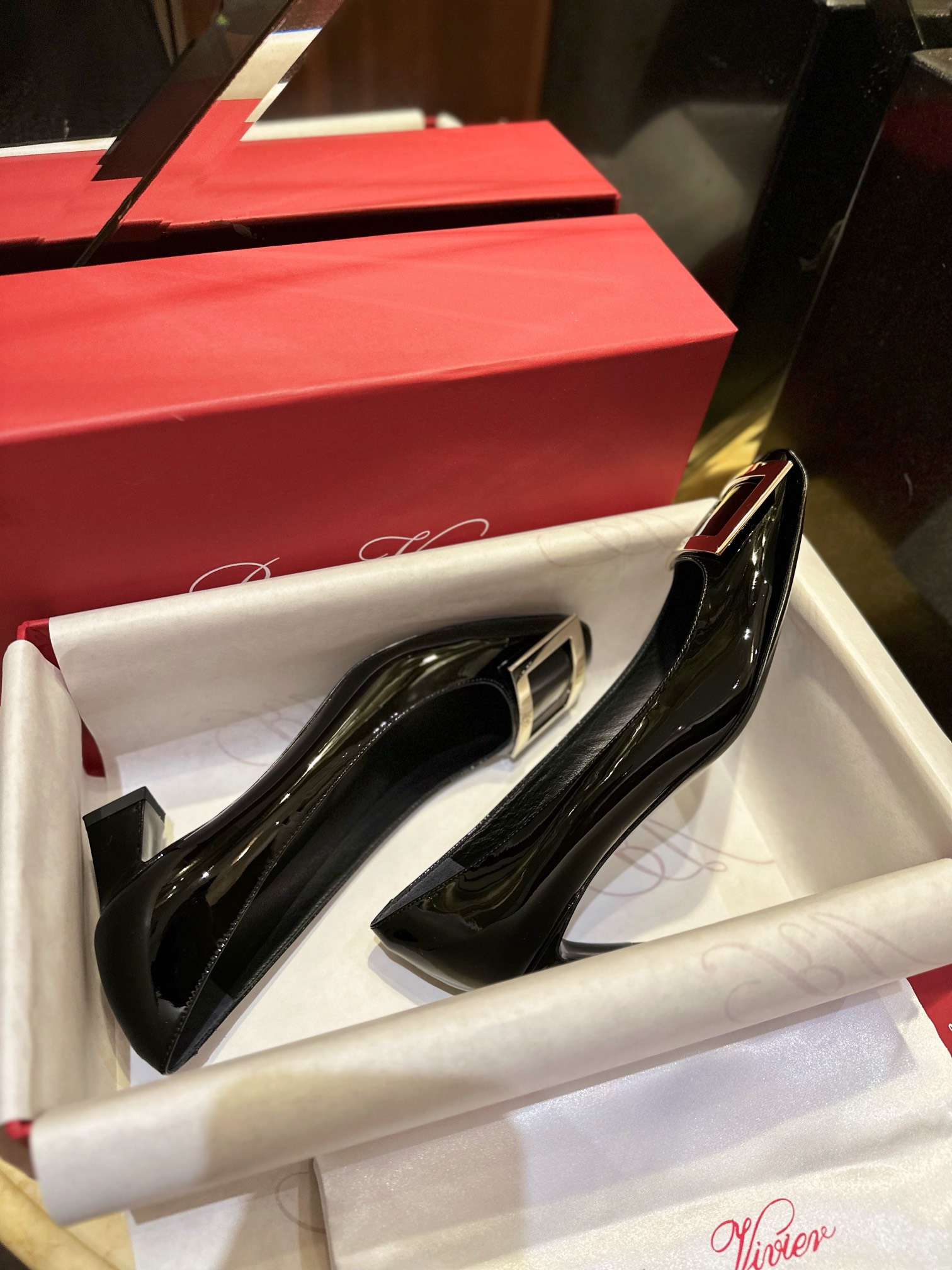 Roger Vivier Horseshoe Heel Single Shoes, Imported Calf Patent Leather + Iconic Square Buckle, Soft Lamb Leather Lining + 4.5cm Heel