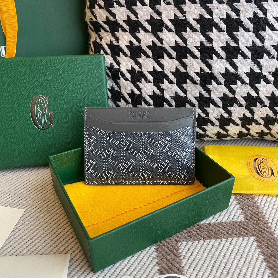 Goyard Double-sided Cardholder, 4 Card Slots, with a Middle Compartment, Size: 10.5×7.5cm