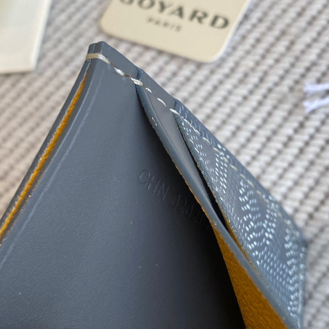 Goyard Double-sided Cardholder, 4 Card Slots, with a Middle Compartment, Size: 10.5×7.5cm