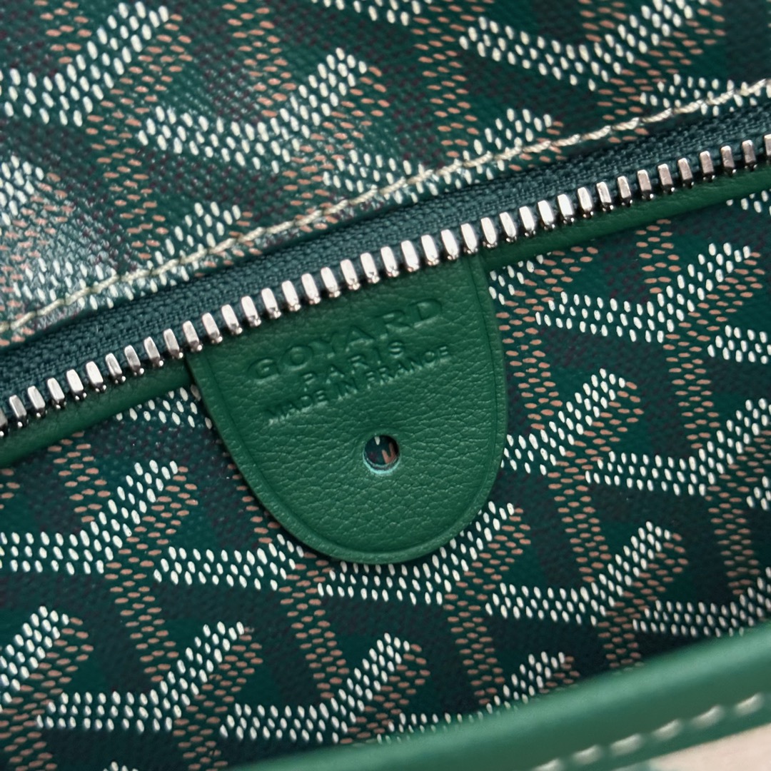 Goyard Artois GM70cm, Handcrafted with High-Quality Materials