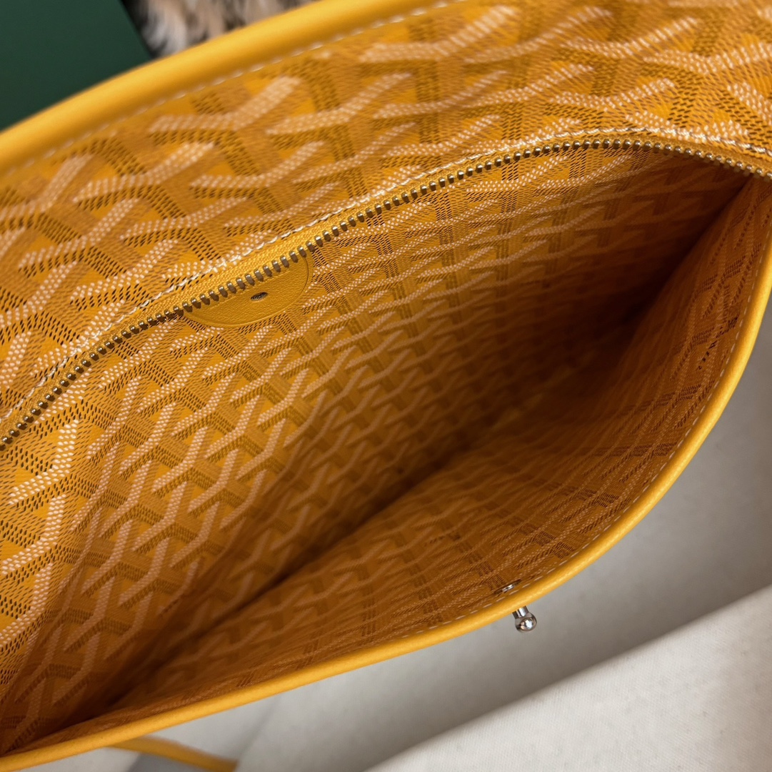 Goyard Artois GM70cm, Handcrafted with High-Quality Materials