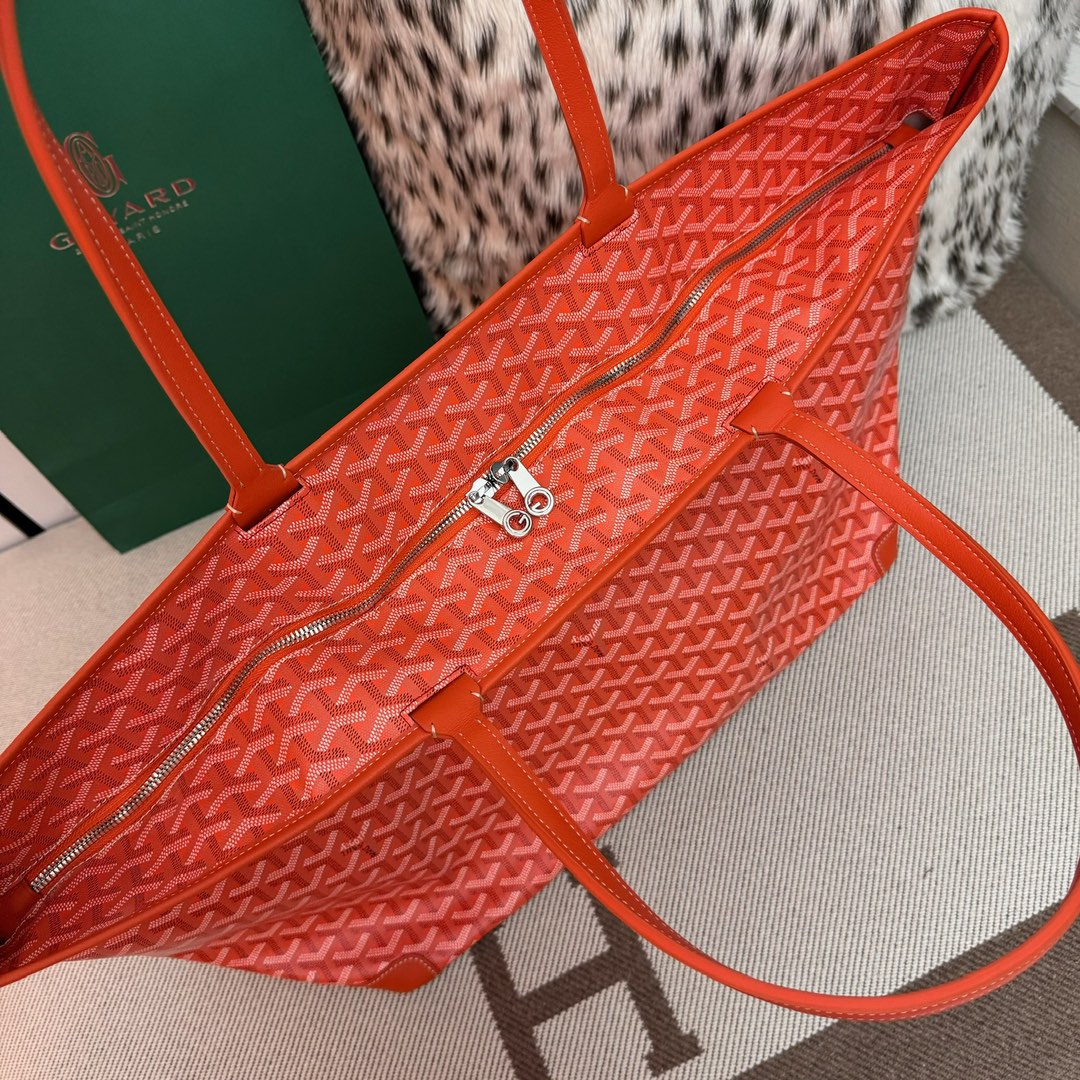 Goyard Artois GM70cm, Handcrafted with High-Quality Materials