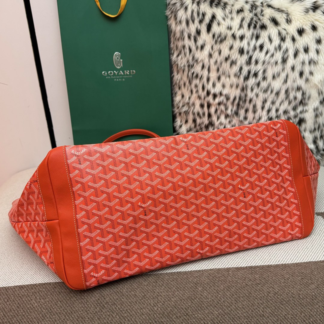 Goyard Artois GM70cm, Handcrafted with High-Quality Materials