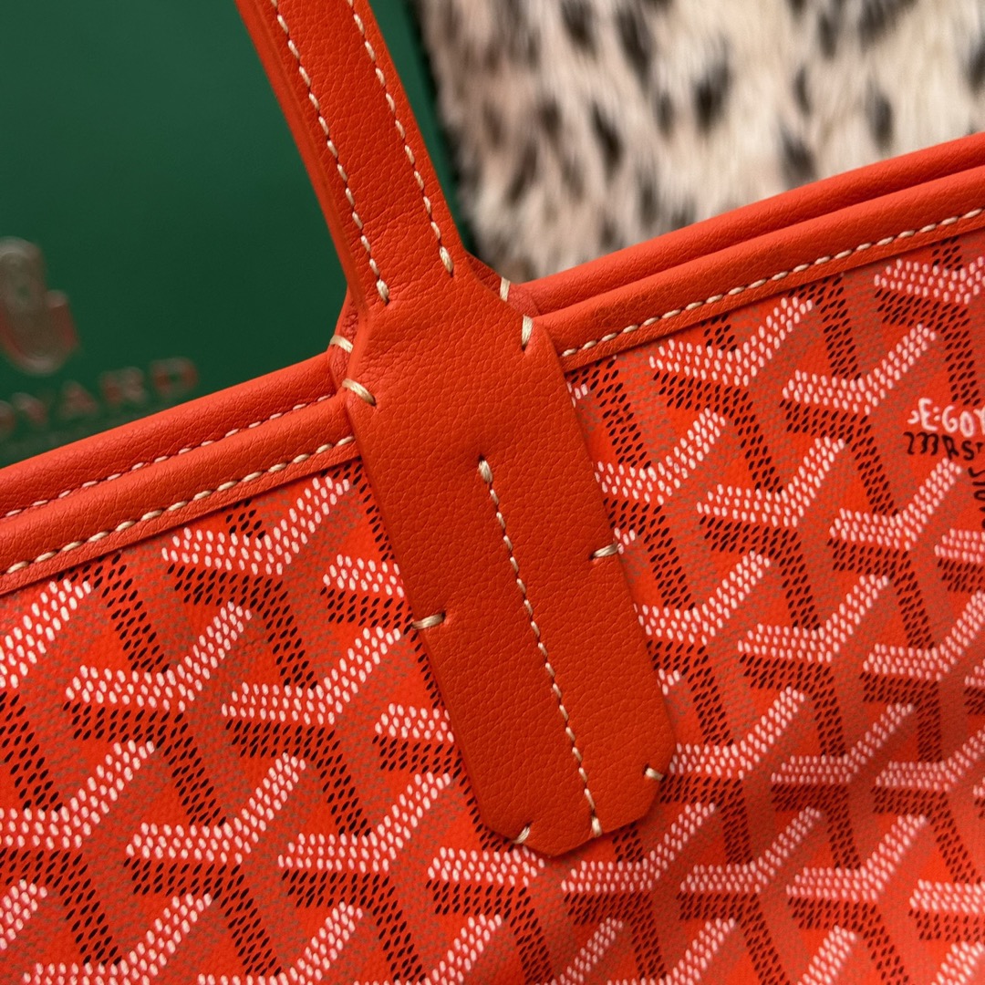 Goyard Artois GM70cm, Handcrafted with High-Quality Materials