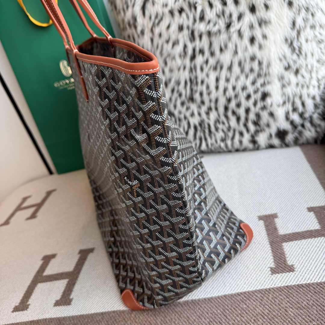 Goyard Artois GM70cm, Handcrafted with High-Quality Materials