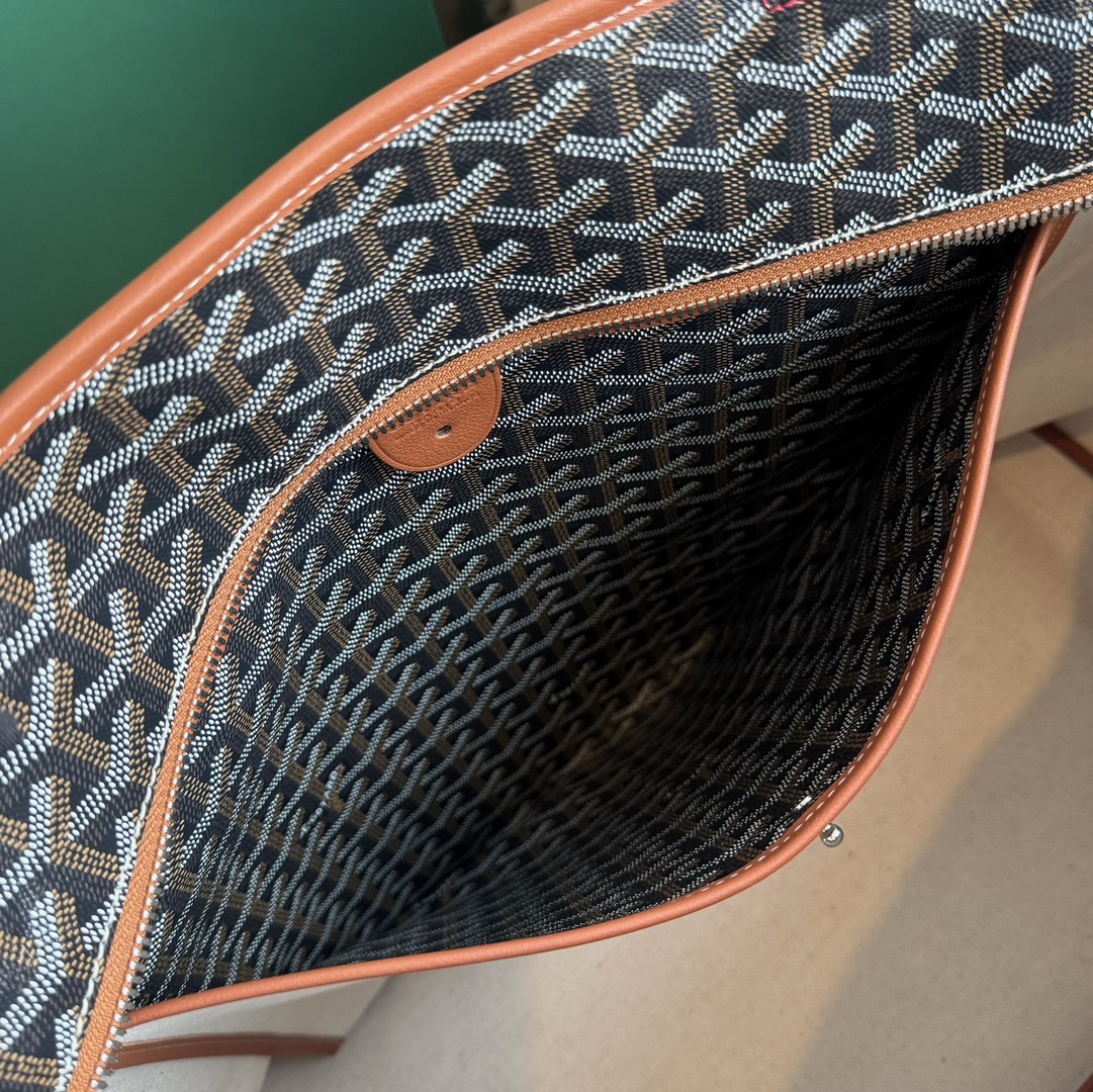 Goyard Artois GM70cm, Handcrafted with High-Quality Materials