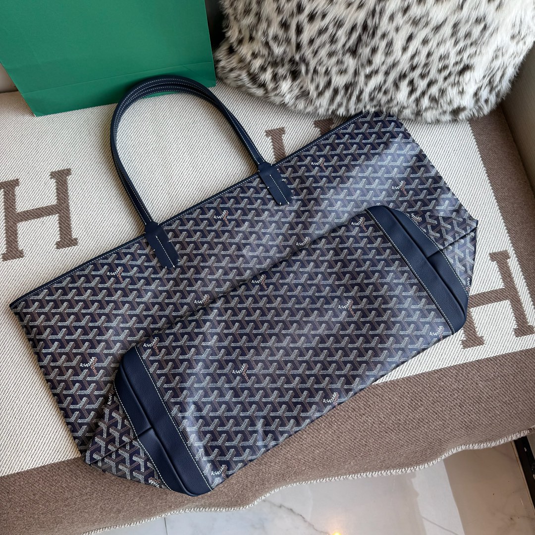 Goyard Artois GM70cm, Handcrafted with High-Quality Materials