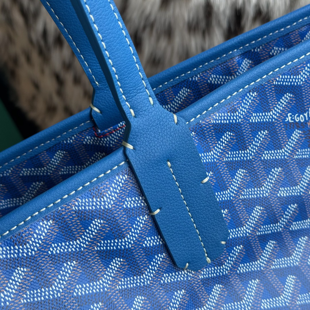 Goyard Artois GM70cm, Handcrafted with High-Quality Materials