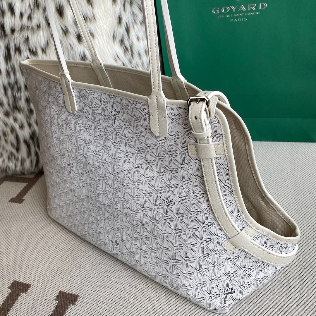 Chien Gris Pet Carrier, featuring detachable and washable felt bottom, adjustable length buckle! Size: 27 cm x 15 cm x 33.5 cm, Goyardine Canvas & Chevroches Calfskin