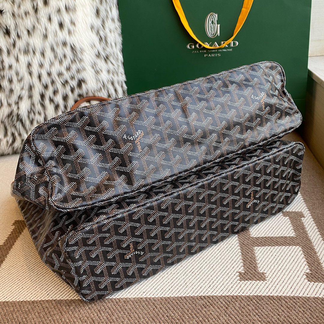 Goyard Isabelle Double-layer Tote Shopping Bag features two large shopping compartments with a magnetic snap closure calfskin divider in the middle, perfect for storing cards and cash for easy access. Size:25*14*35cm. 