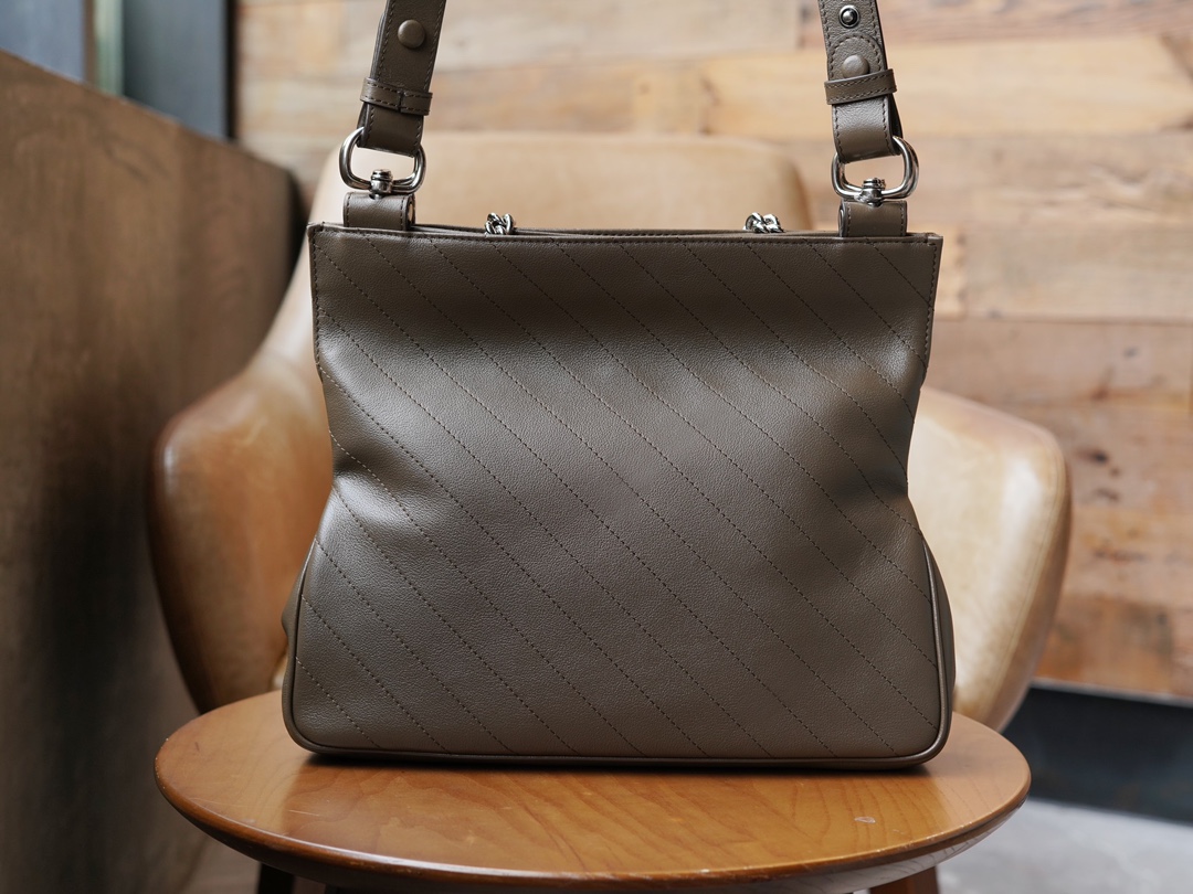 Blondie Series Small Tote Bag in Brown