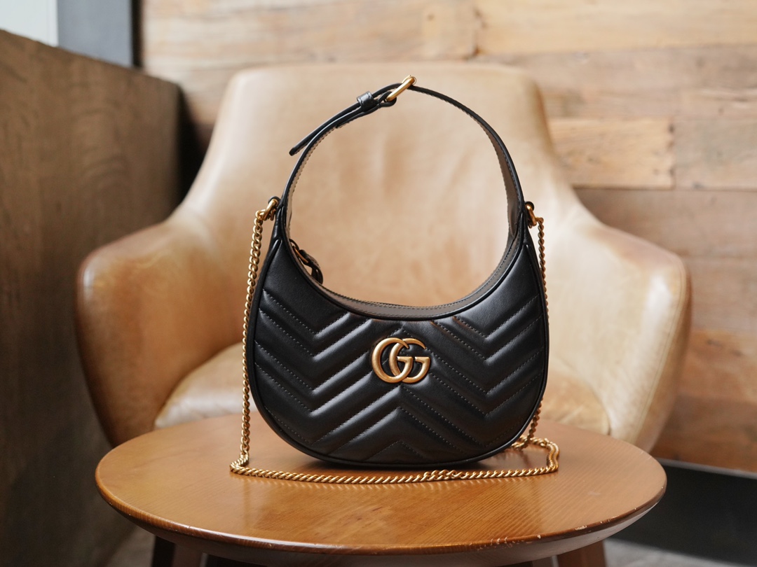 GG Marmont Series Crescent-shaped Handbag in Black