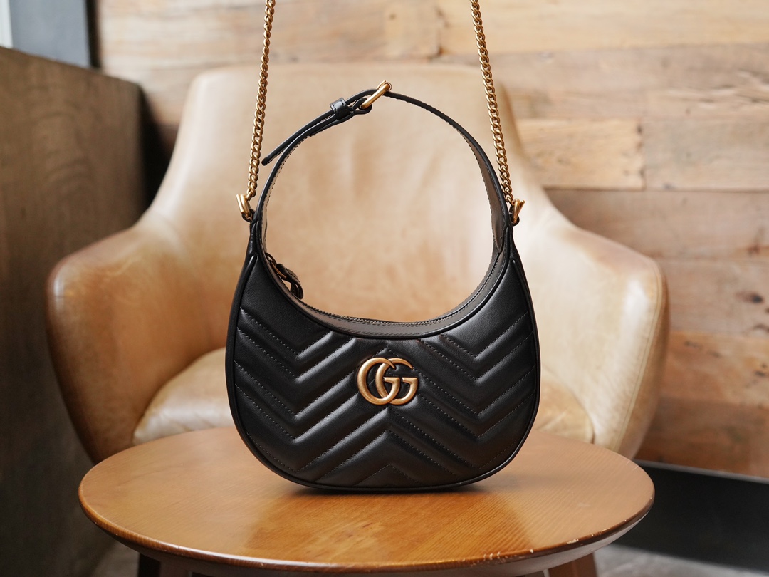 GG Marmont Series Crescent-shaped Handbag in Black