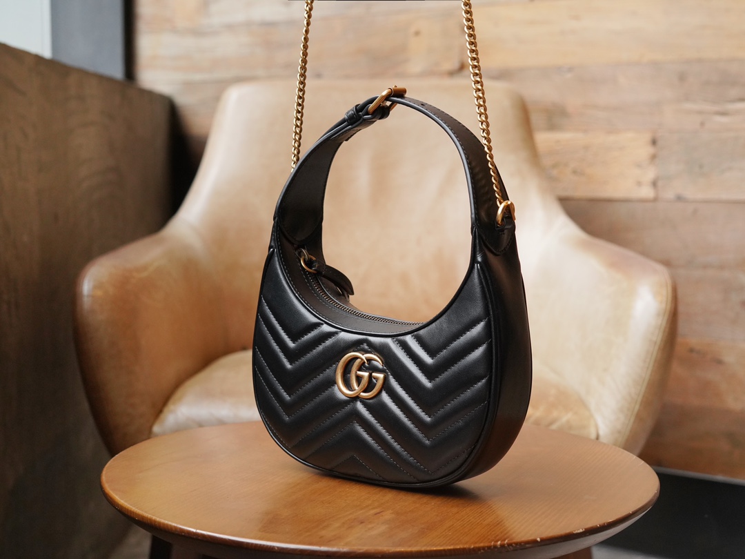 GG Marmont Series Crescent-shaped Handbag in Black