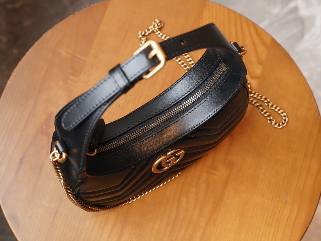 GG Marmont Series Crescent-shaped Handbag in Black