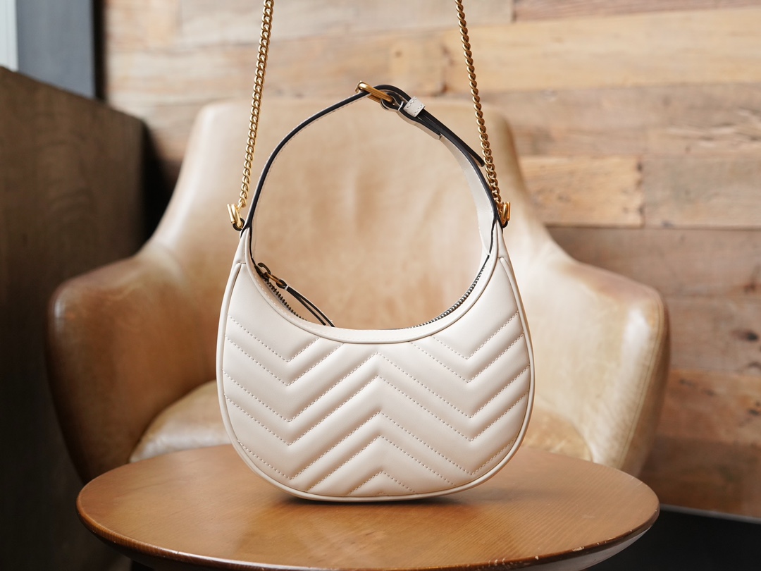 GG Marmont Series Crescent-shaped Handbag in White