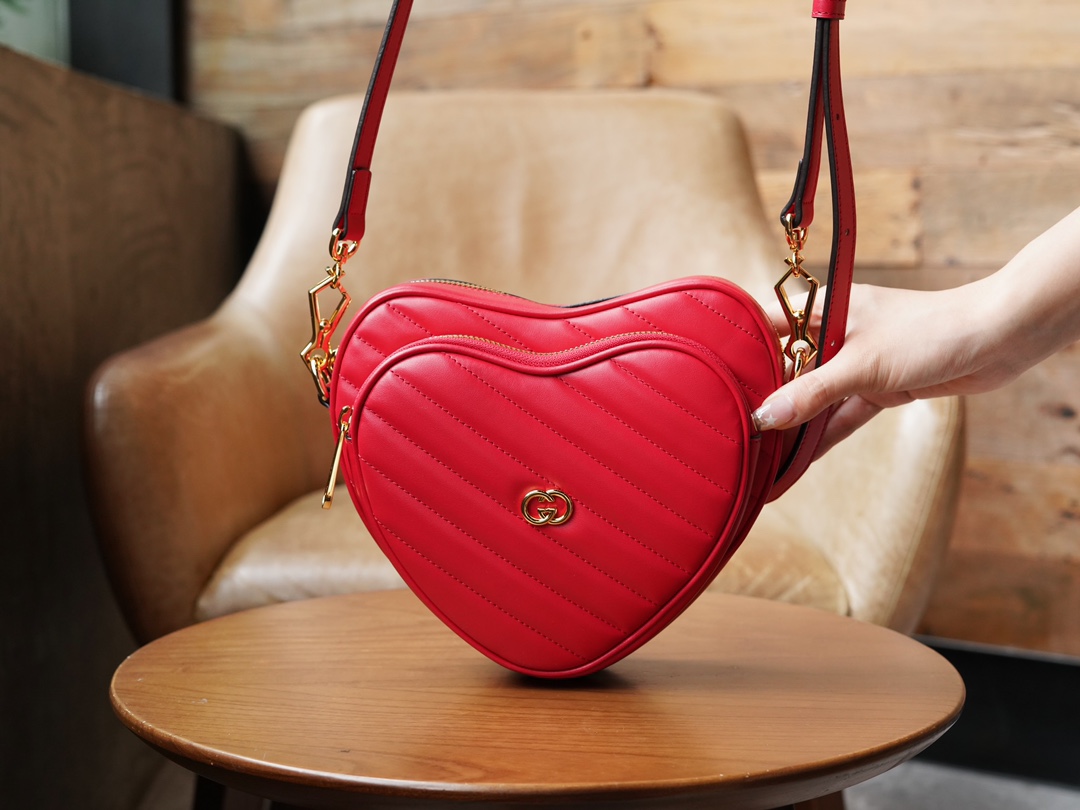 Double G Interlocking Mini Heart-shaped Shoulder Bag - Red