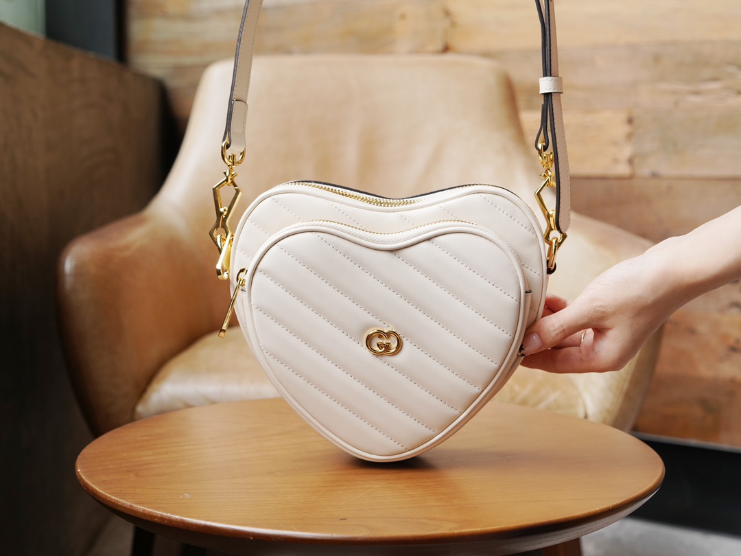 Double G Interlocking Mini Heart-shaped Shoulder Bag - White