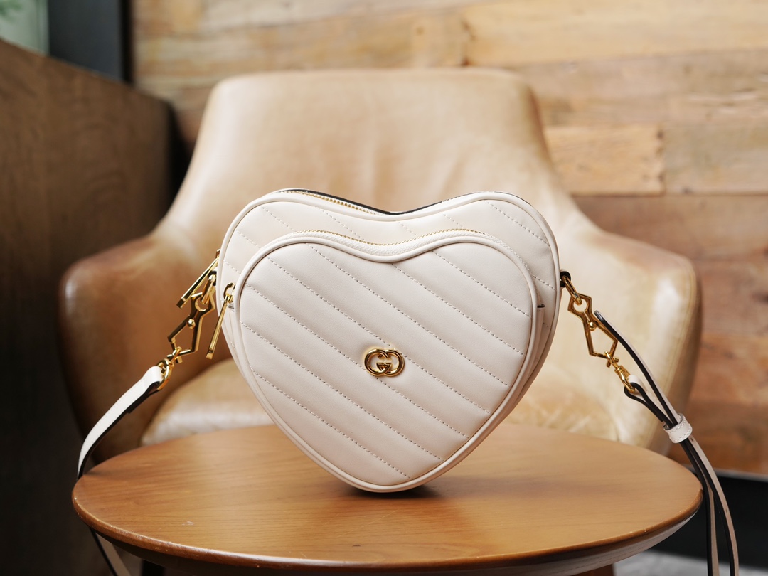 Double G Interlocking Mini Heart-shaped Shoulder Bag - White