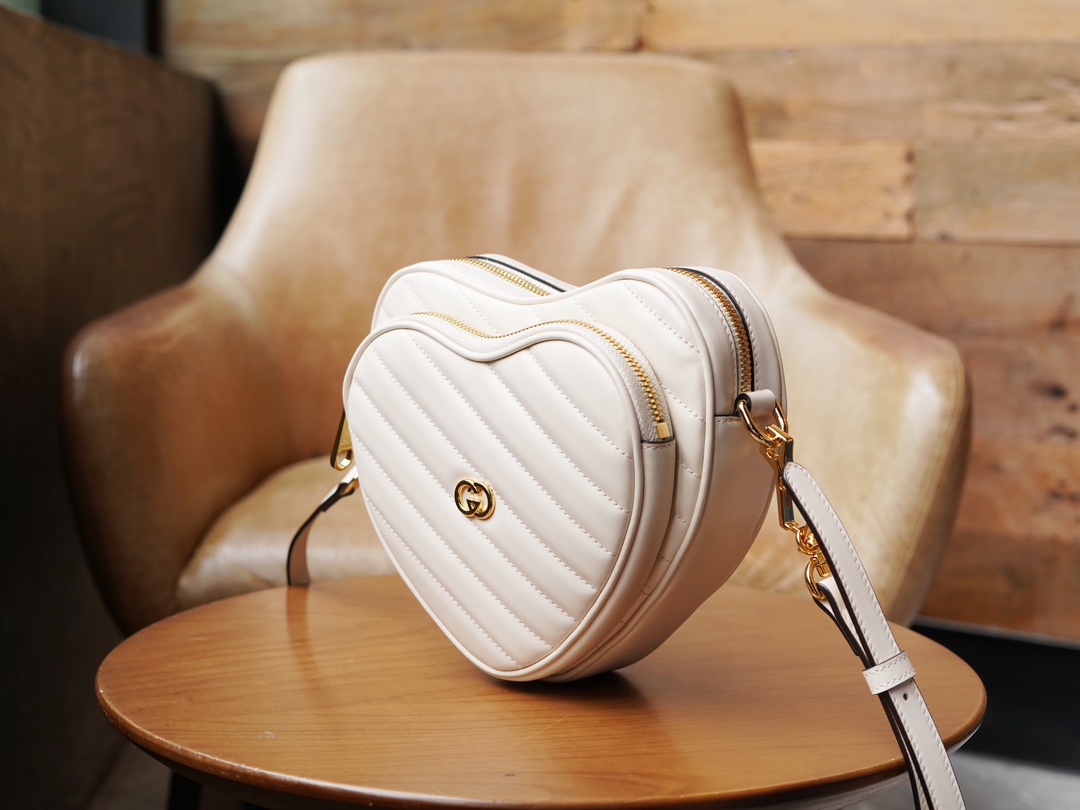 Double G Interlocking Mini Heart-shaped Shoulder Bag - White