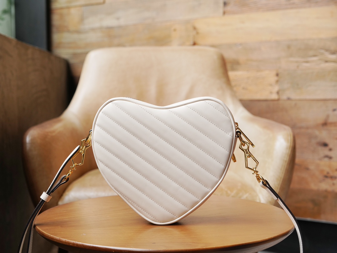 Double G Interlocking Mini Heart-shaped Shoulder Bag - White