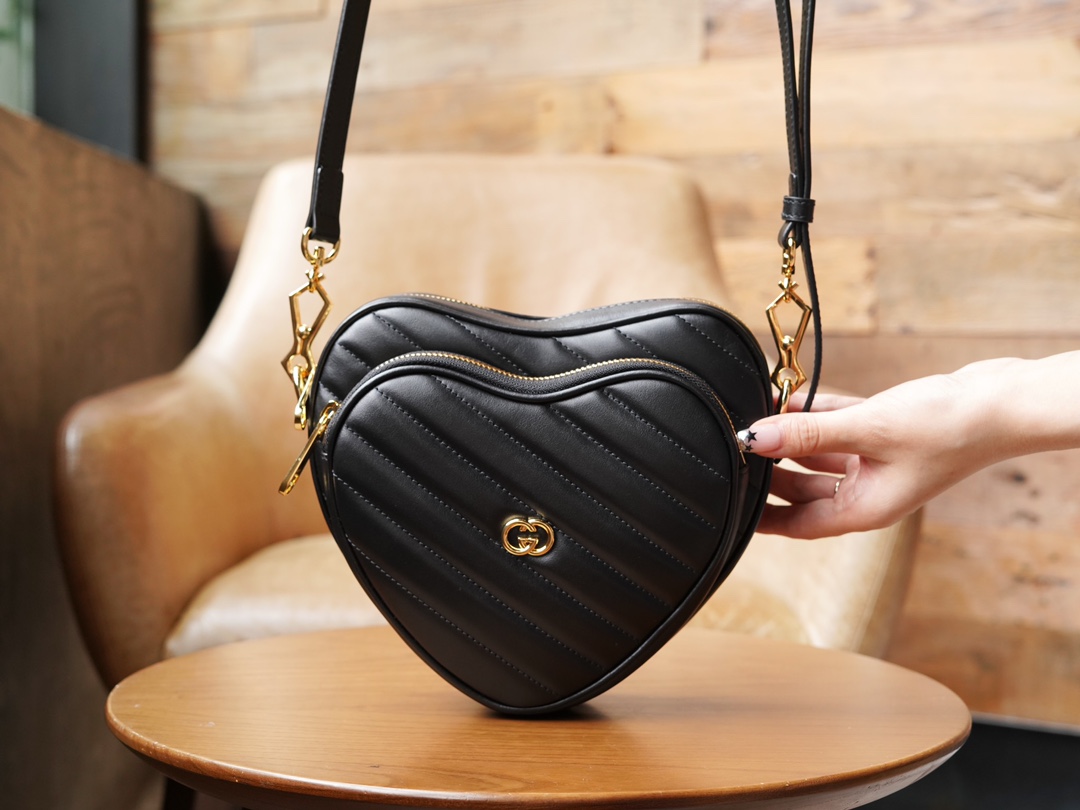 Double G Interlocking Mini Heart-shaped Shoulder Bag - Black