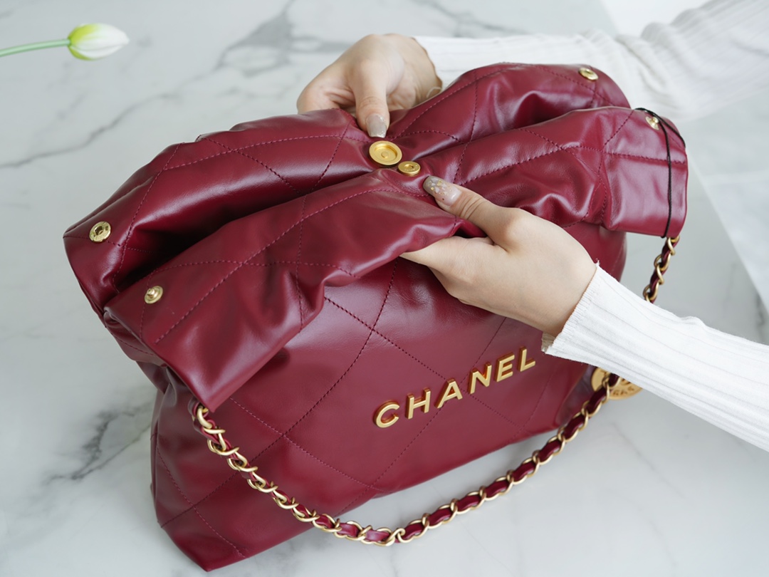 Chanel 22P Spring/Summer New 22 Bag Rouge Red  