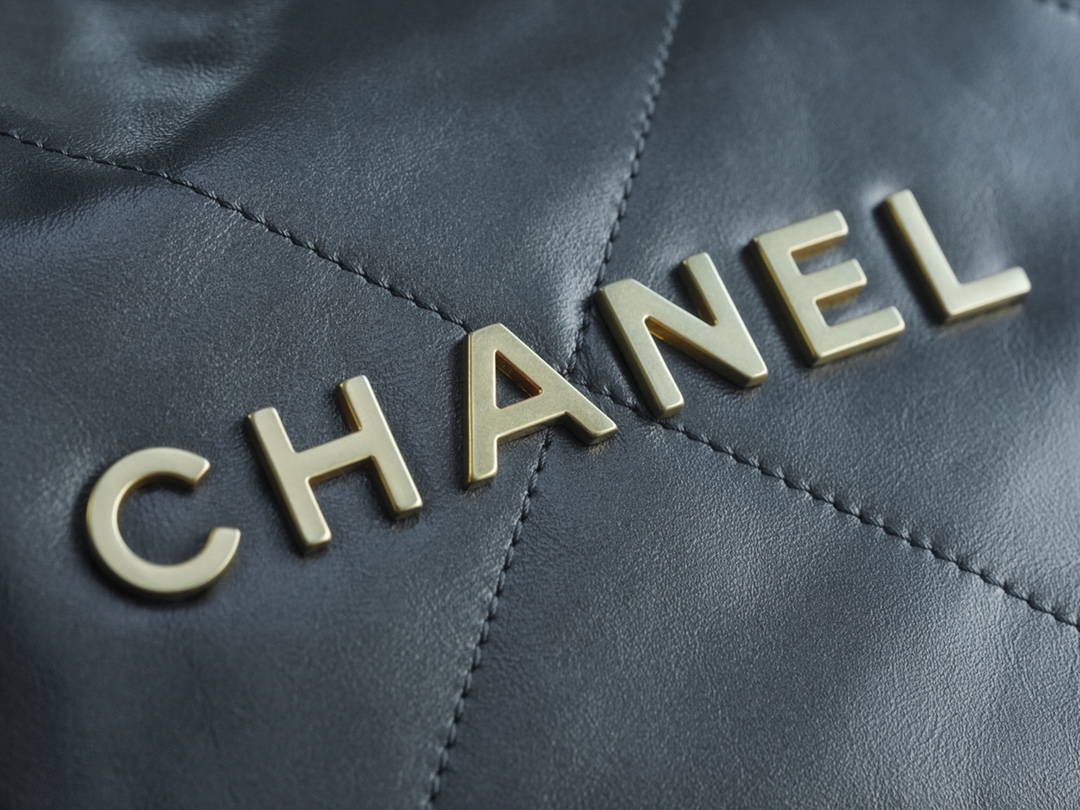 Chanel 22P Spring/Summer New 22 Bag Metallic Grey Small  