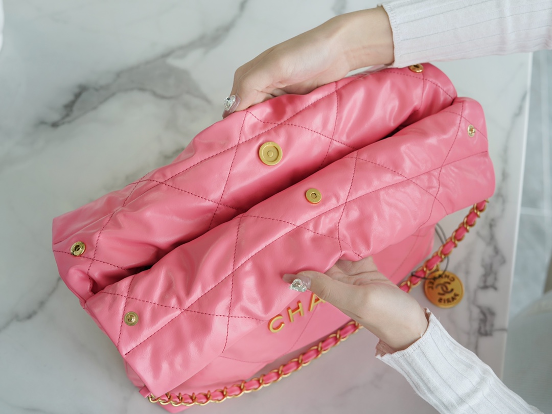 Chanel 22P Spring/Summer New 22 Bag Coral Pink Small  