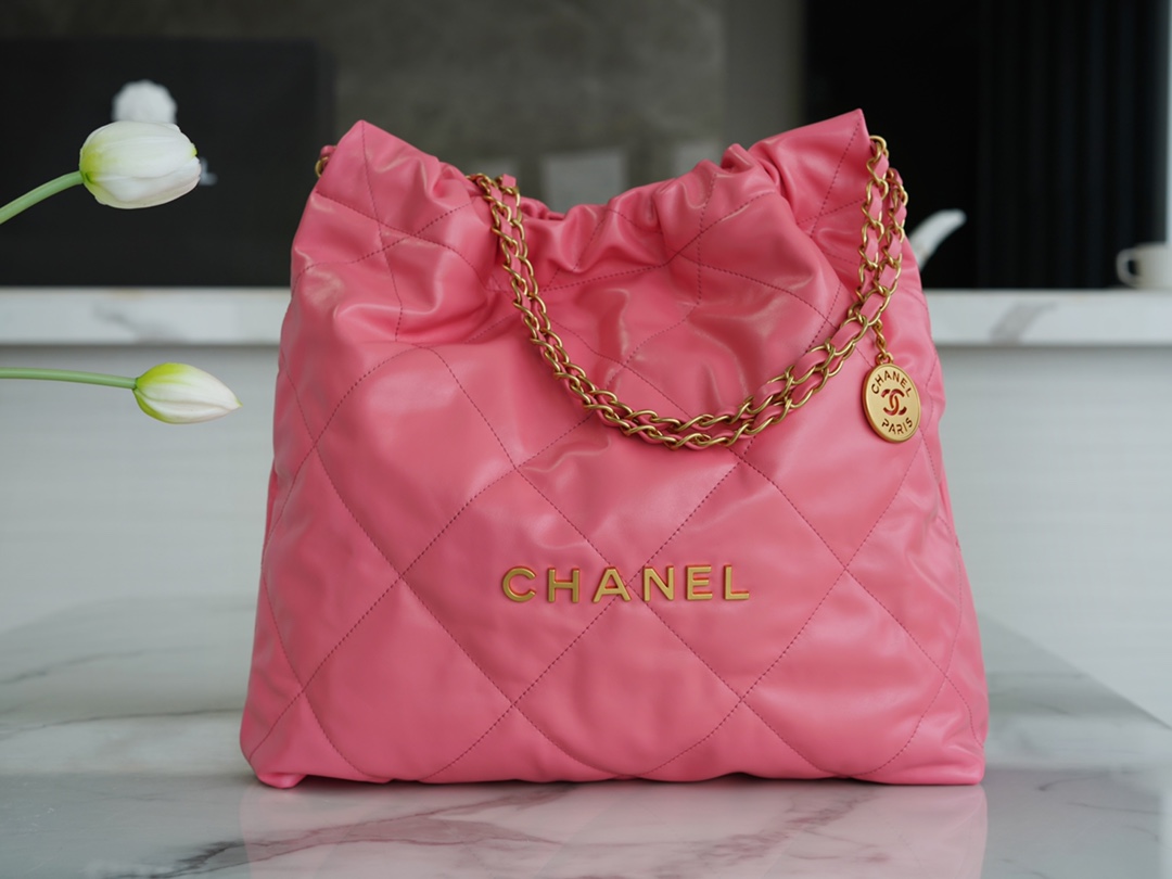 Chanel 22P Spring/Summer New 22 Bag Medium Coral Pink Glossy Calfskin