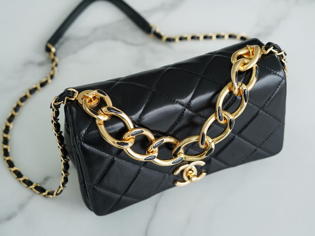 Chanel 22A Chunky Chain Flap Bag Black Lambskin  