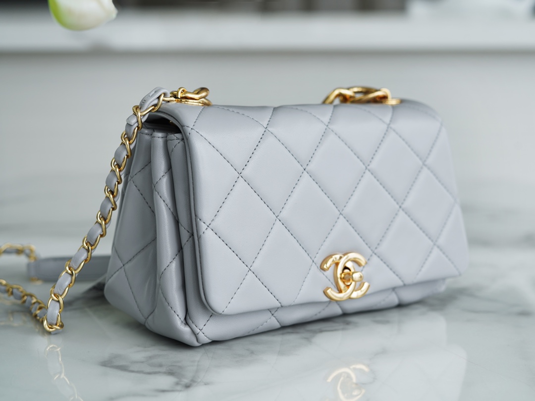 Chanel 22A Chunky Chain Flap Bag Grey Lambskin  